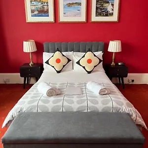 Guest house Gladstone House ****